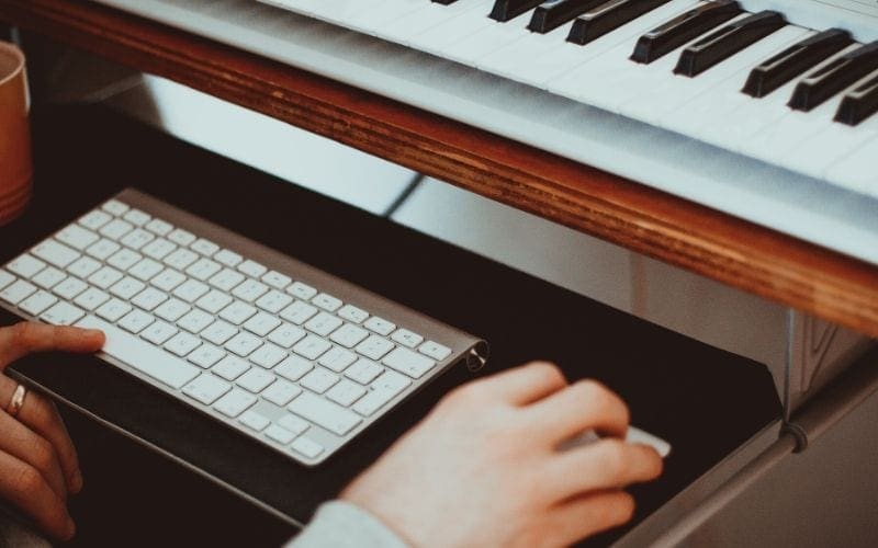 Music keyboard and computer keyboard