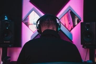 EQ in Music – What Does EQ Mean And How Does It Work?