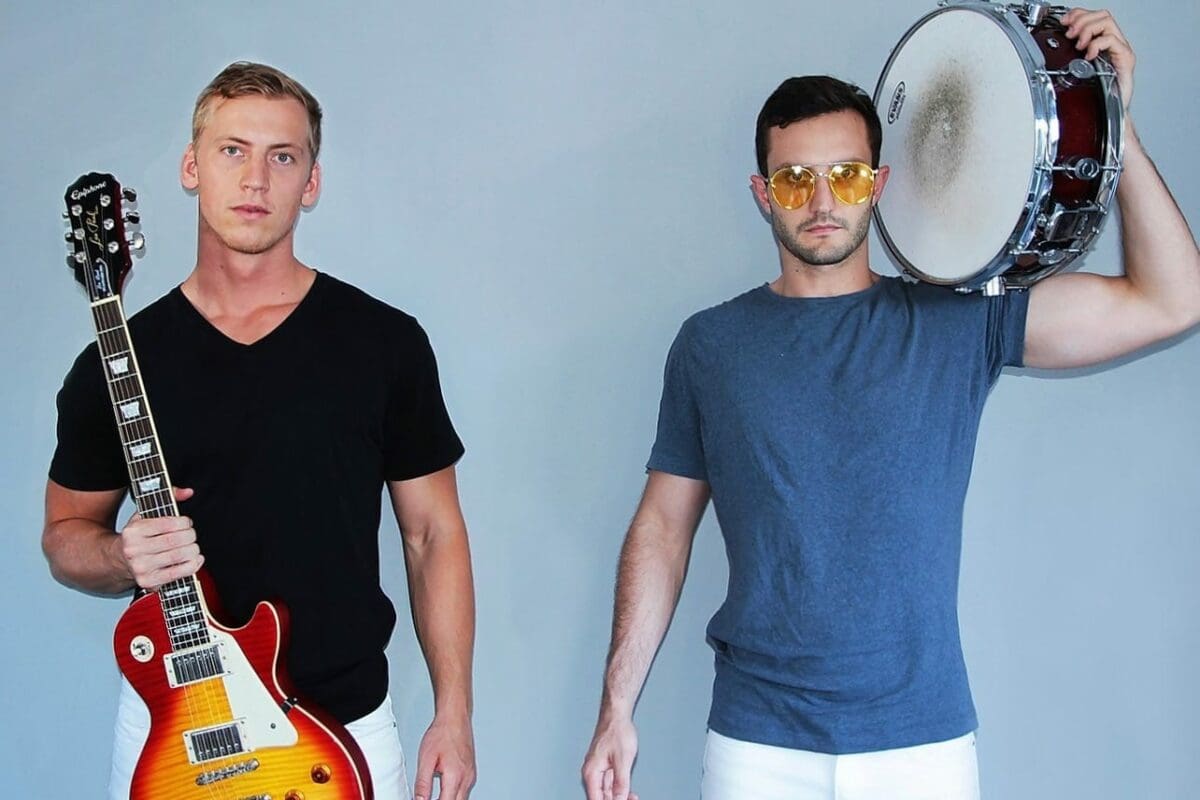 In Her Feels – Boston Light Band