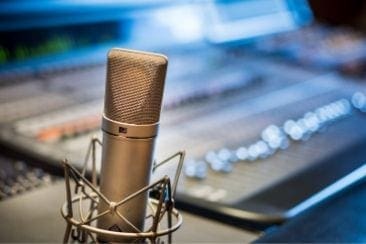 Everything You Need To Know About Condenser Microphones