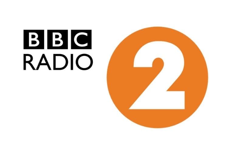 salto Típicamente En BBC Radio 2 | Music Gateway | Music Gateway