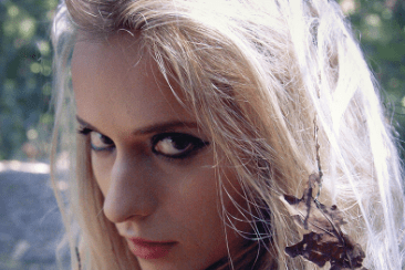 Corinna Jane ‘Give Me A Sign’: Not Your Typical Grief Track – Out Now!