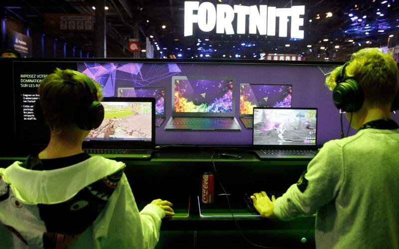 fortnite gaming at esports event 