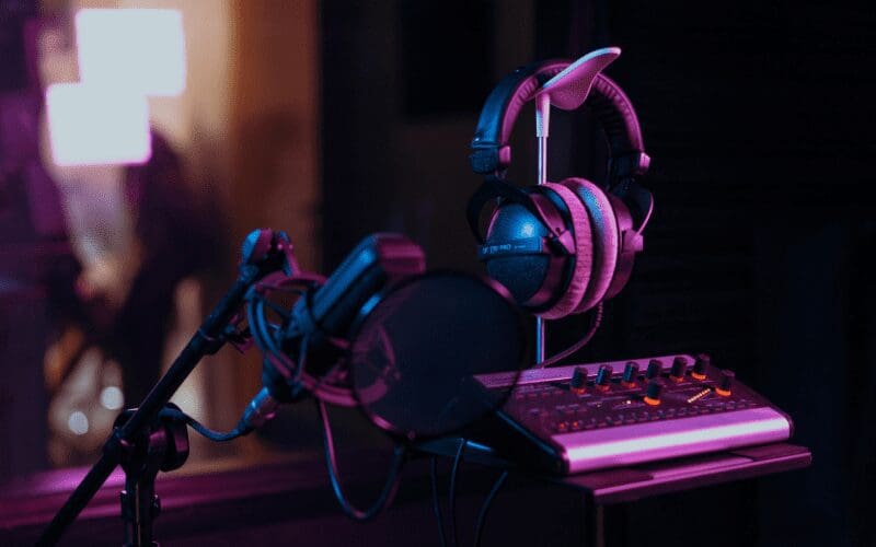 microphone and headphones in studio 