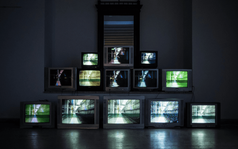 TV screens 